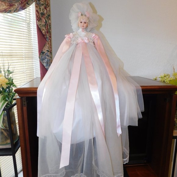 KINGSTATE Porcelain Bride Doll w/stand - Picture 1 of 5